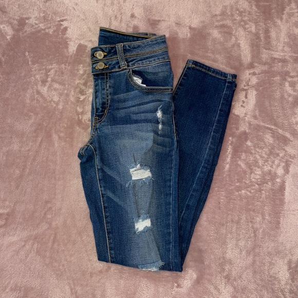 BUNDLE of Distressed Blue Jeans 💙 - Picture 2 of 4